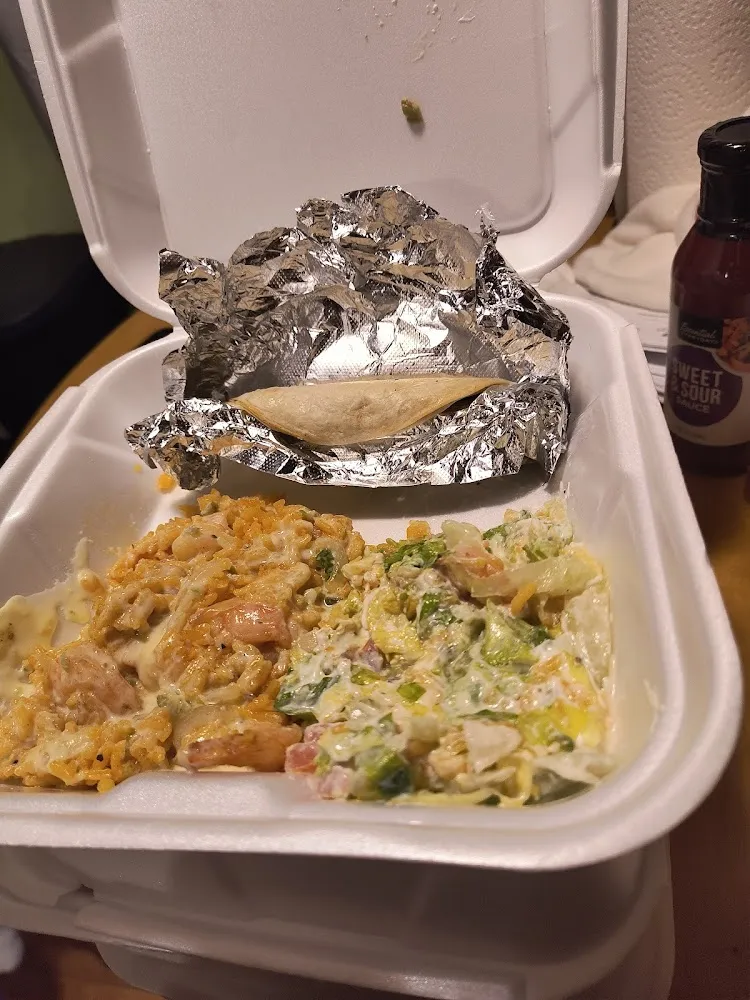 Camarones Ajo Shrimp Onions Rice Lettuce Pico Guac